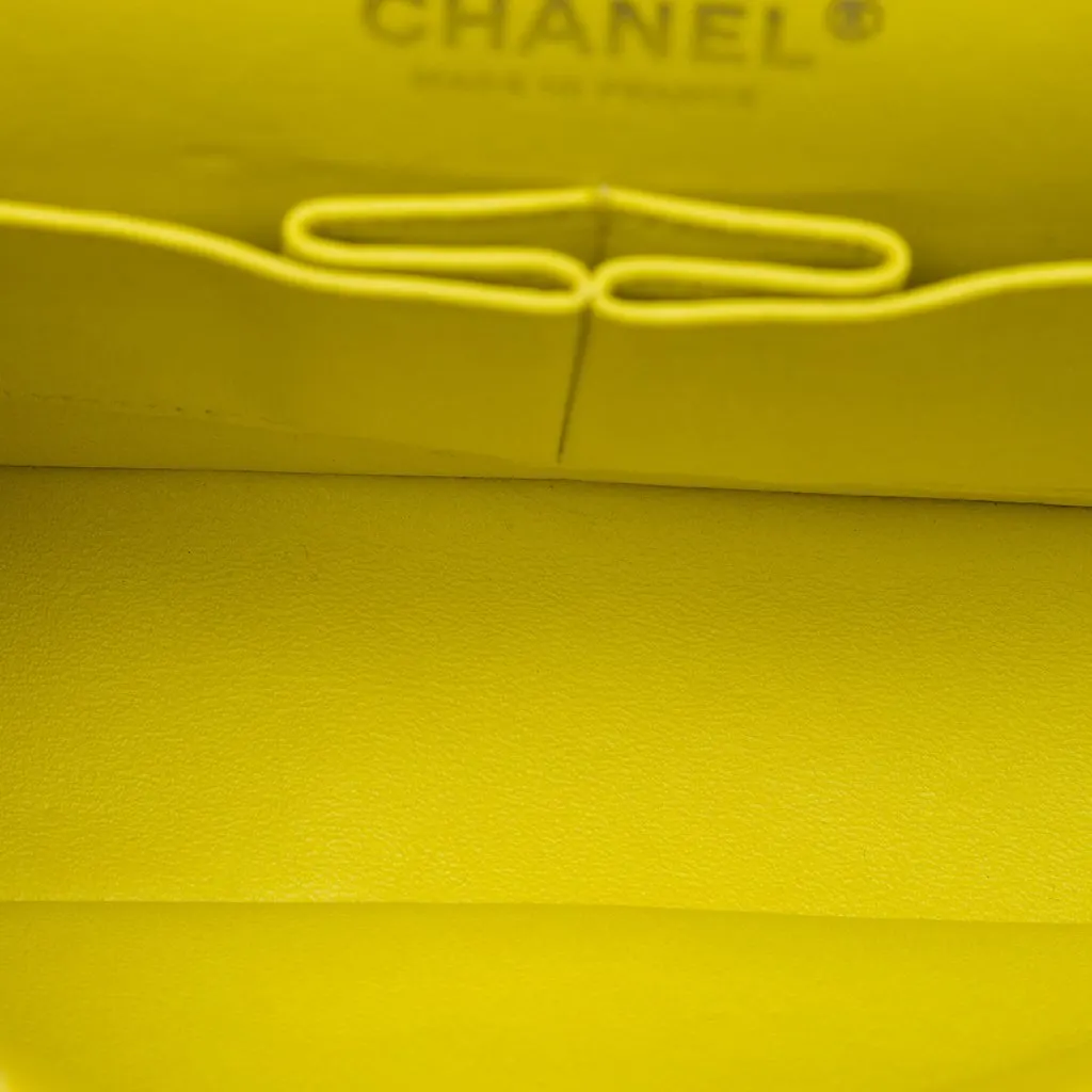 Chanel Medium Classic Velvet Double Flap Yellow Very good - Model View