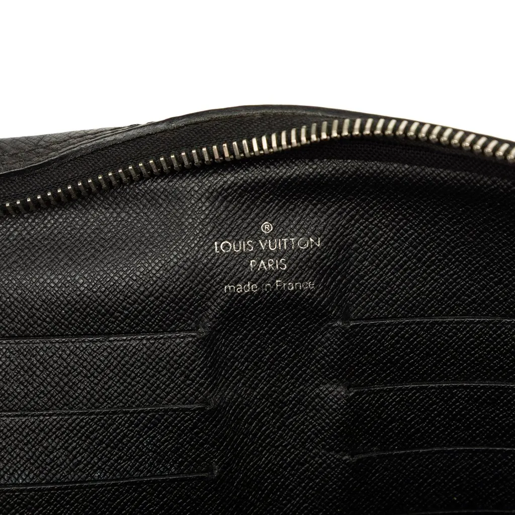 Louis Vuitton Taiga Neo Pavel Clutch Black Leather Very good - Box View