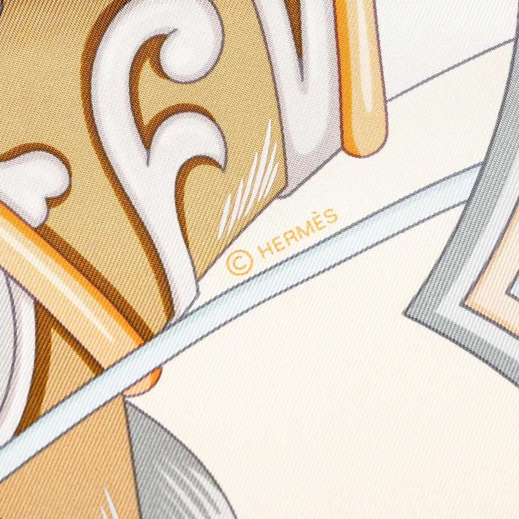Hermès Harnais de Coeur Silk Scarf 90 White Silk Never worn - Model View