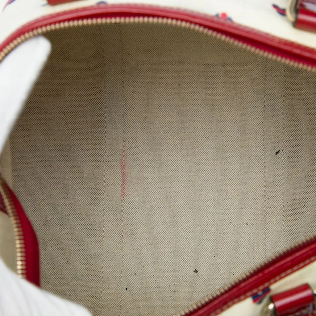 Gucci Medium GG Supreme Hearts Joy Boston Bag White Canvas Very good - Model View