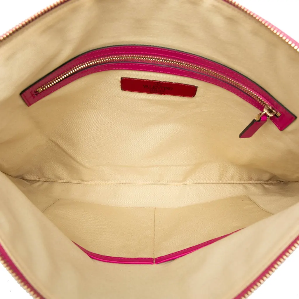 Valentino Large Leather Rockstud Clutch Pink Leather Very good - Model View