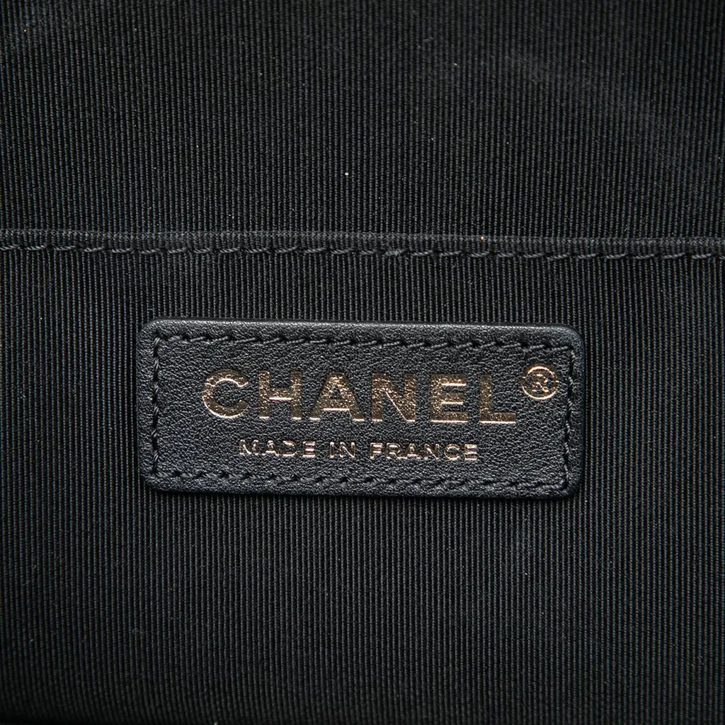 Chanel Small CC Quilted Crumpled Calfskin Vanity Case White Leather Good - Box View