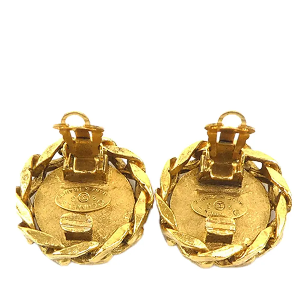 Chanel CC Gold Plated and Strass Round Clip On Earrings Gold Metal Very good - Model View
