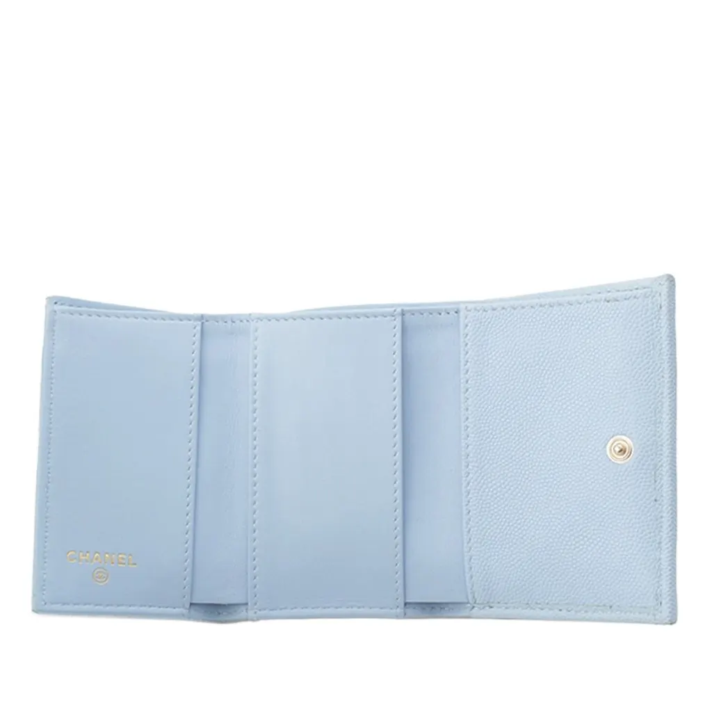 Chanel CC Quilted Caviar Flap Wallet Blue Leather Very good - Model View
