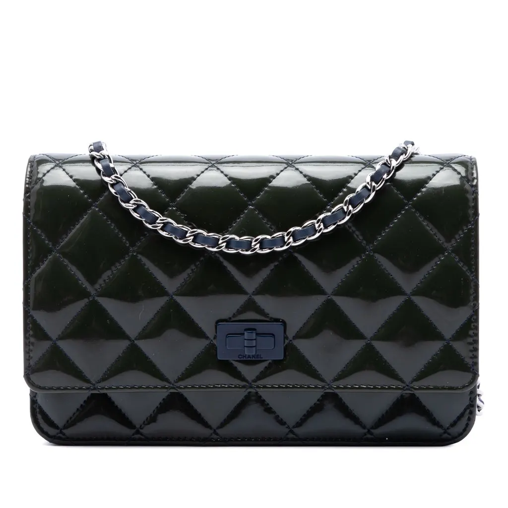Chanel Quilted Patent Reissue 2.55 Wallet On Chain Green Leather Very good - Front View
