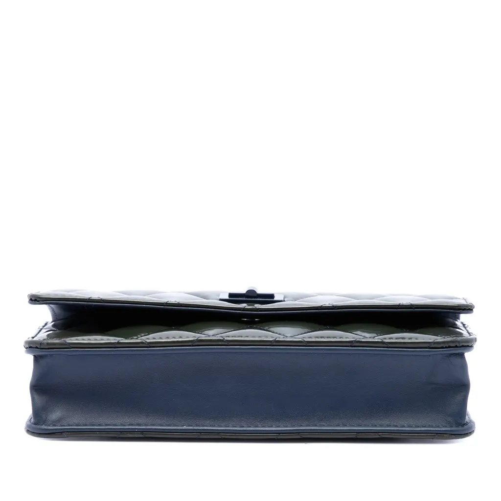 Chanel Quilted Patent Reissue 2.55 Wallet On Chain Green Leather Very good - Inside View