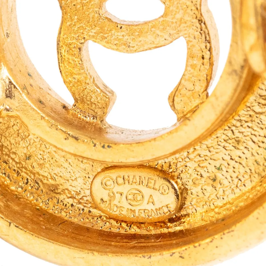 Chanel CC Gold Plated Round Clip On Earrings Gold Metal Very good - Inside View