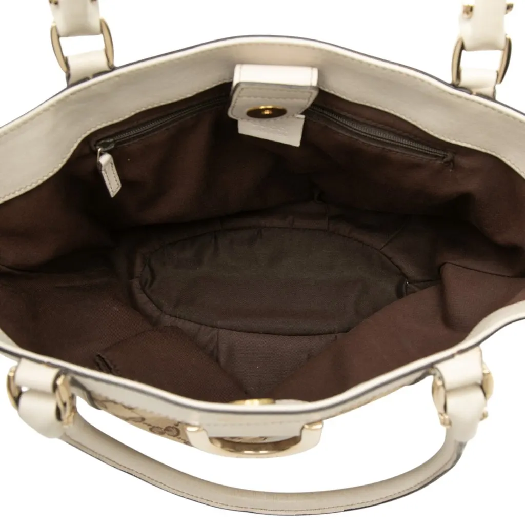 Gucci GG Canvas Abbey D Ring Handbag Beige Very good - Model View