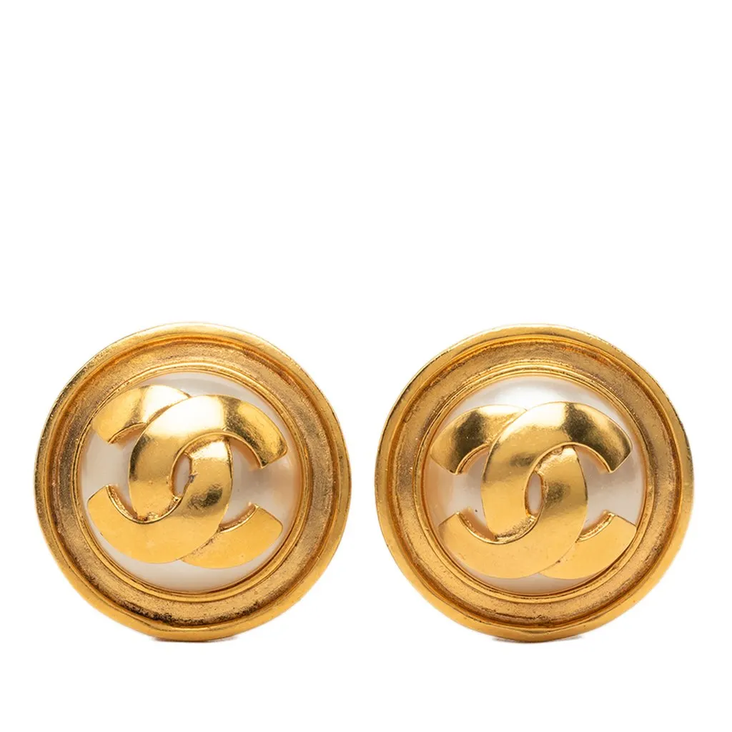 Chanel CC Gold Plated and Faux Pearls Clip On Earrings Gold Metal Very good - Front View