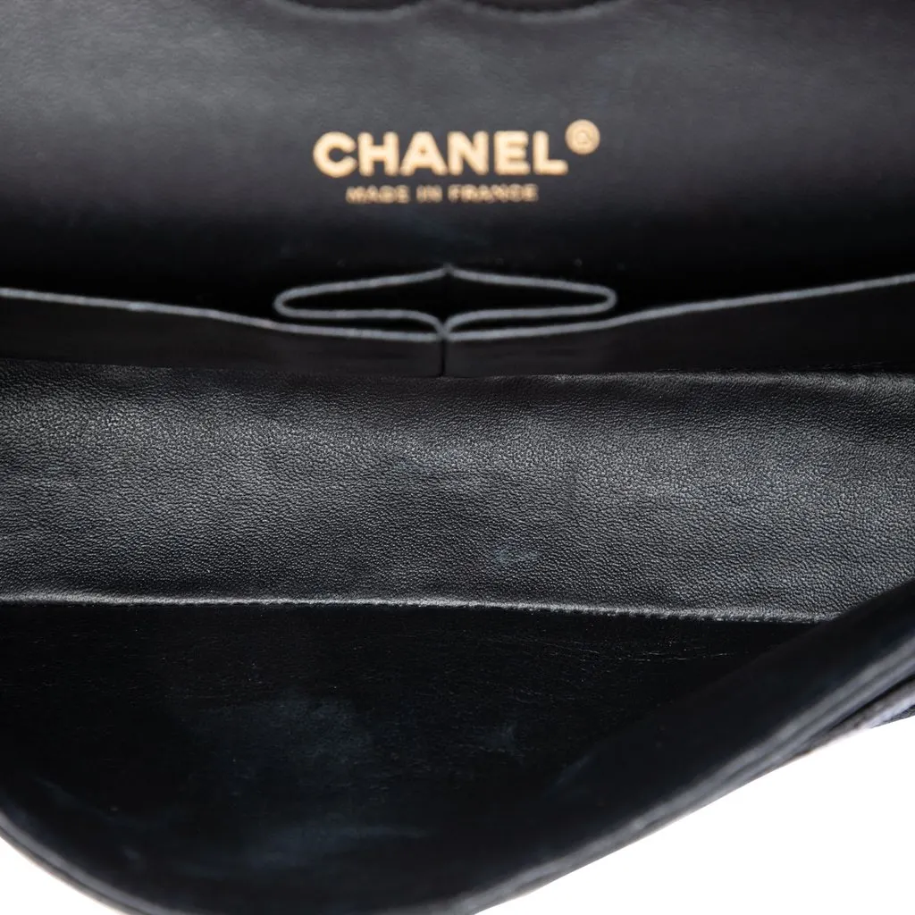 Chanel Medium Classic Caviar Double Flap Black Leather Very good - Model View