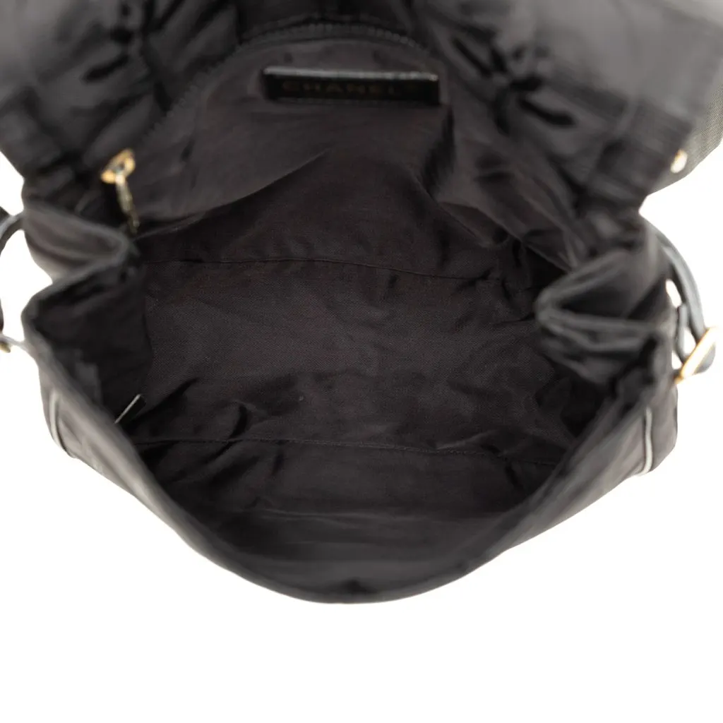 Chanel New Travel Line Nylon Messenger Bag Black Very good - Model View