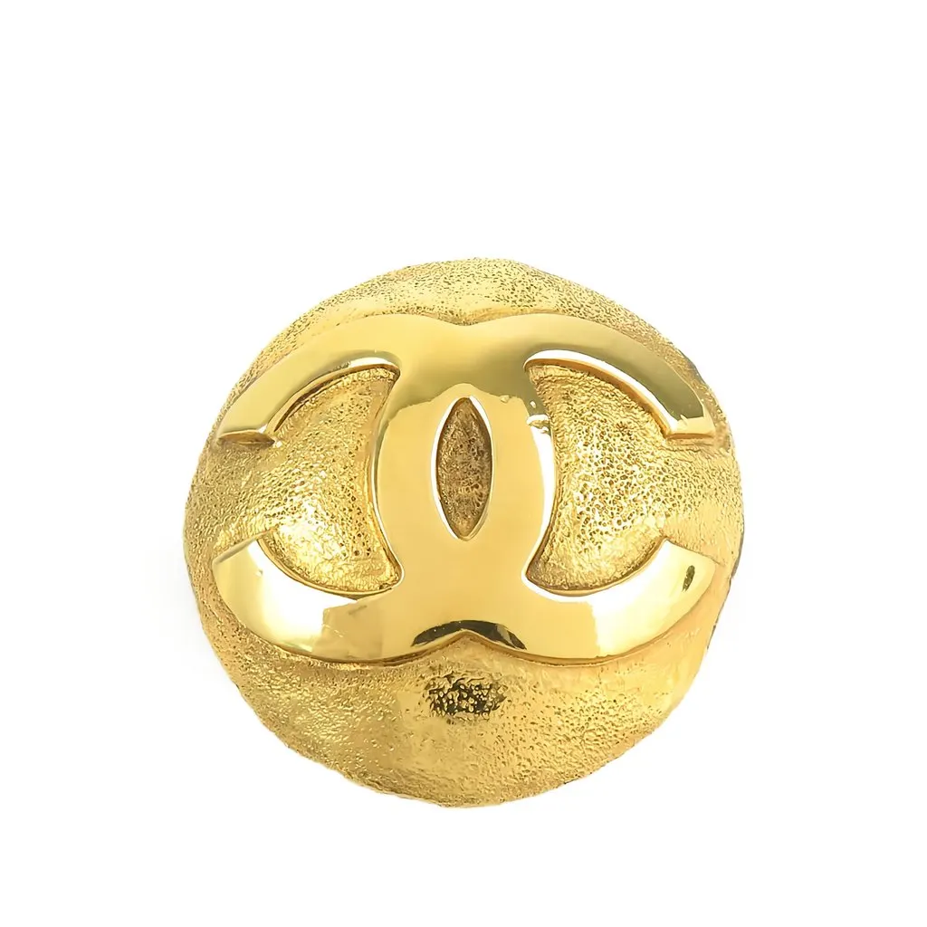 Chanel CC Gold Plated Round Brooch Gold Metal Very good - Front View