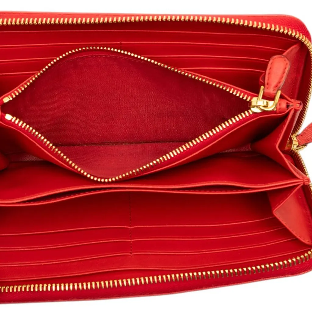 Prada Vitello Move Zip Around Continental Wallet Red Leather Very good - Model View