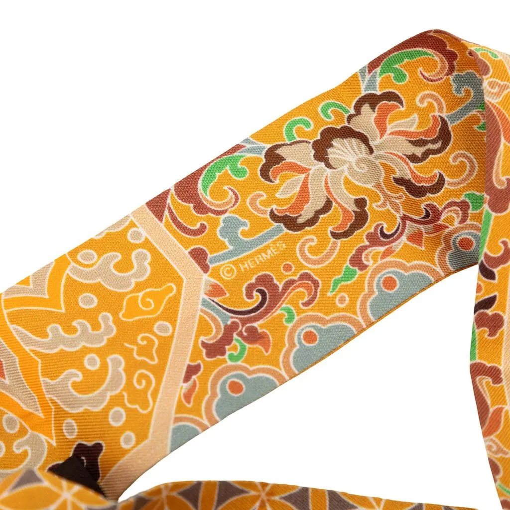 Hermès Collections Imperiales Silk Twilly Scarf Orange Very good - Model View