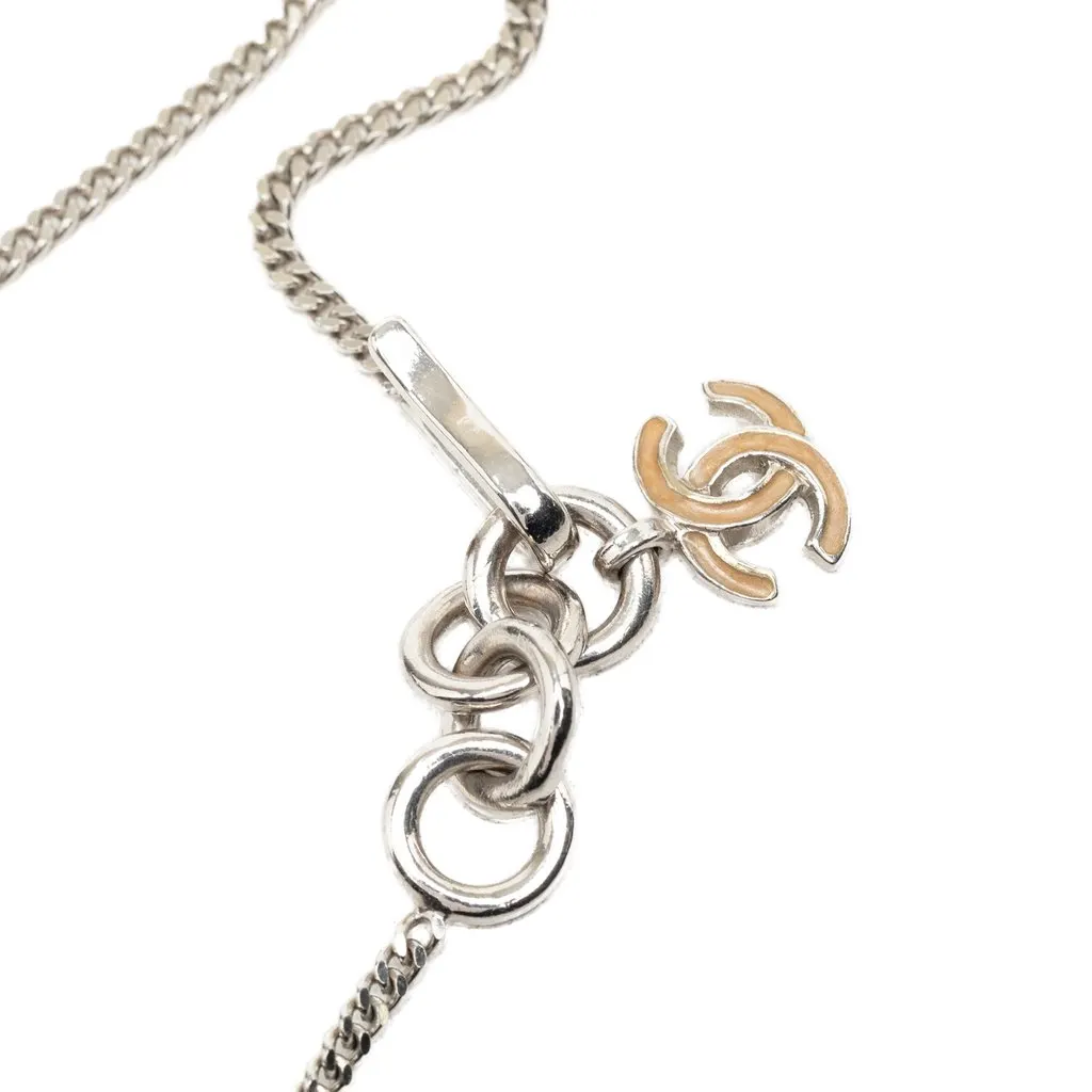 Chanel CC Brass Enamel and Strass Clover Pendant Necklace Silver Metal Very good - Model View