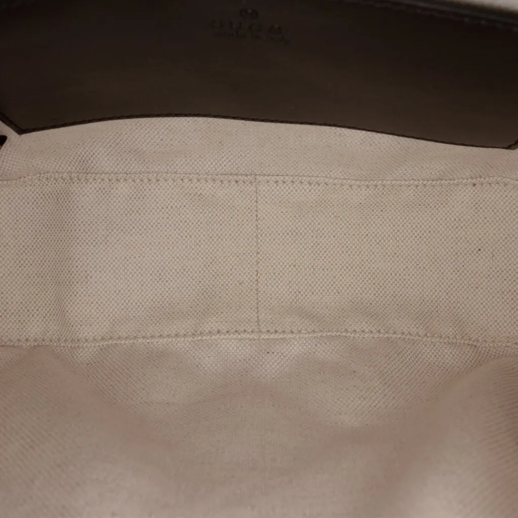 Gucci Small GG Matelasse Calfskin Crossbody Black Leather Very good - Model View