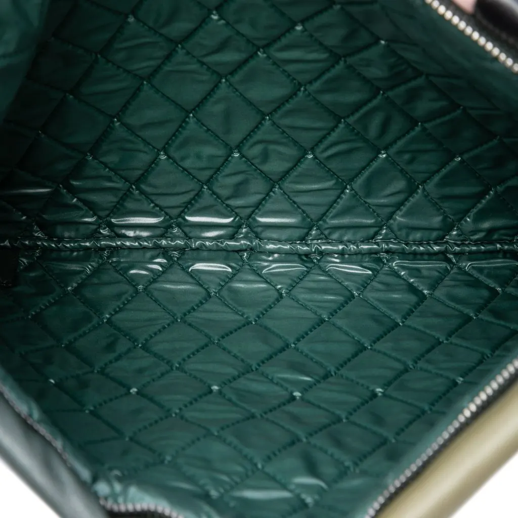 Chanel Large Lambskin Colorblock Patchwork O Case Green Leather Very good - Model View