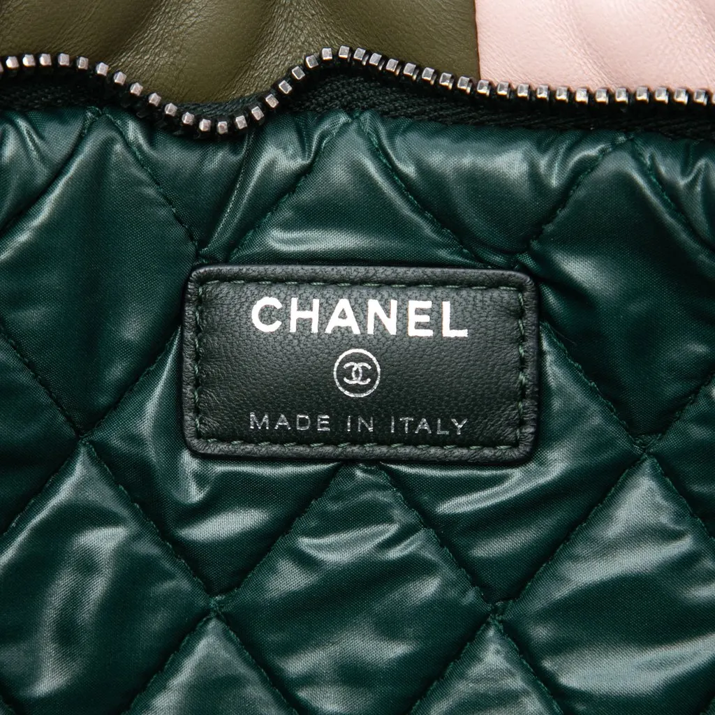 Chanel Large Lambskin Colorblock Patchwork O Case Green Leather Very good - Box View