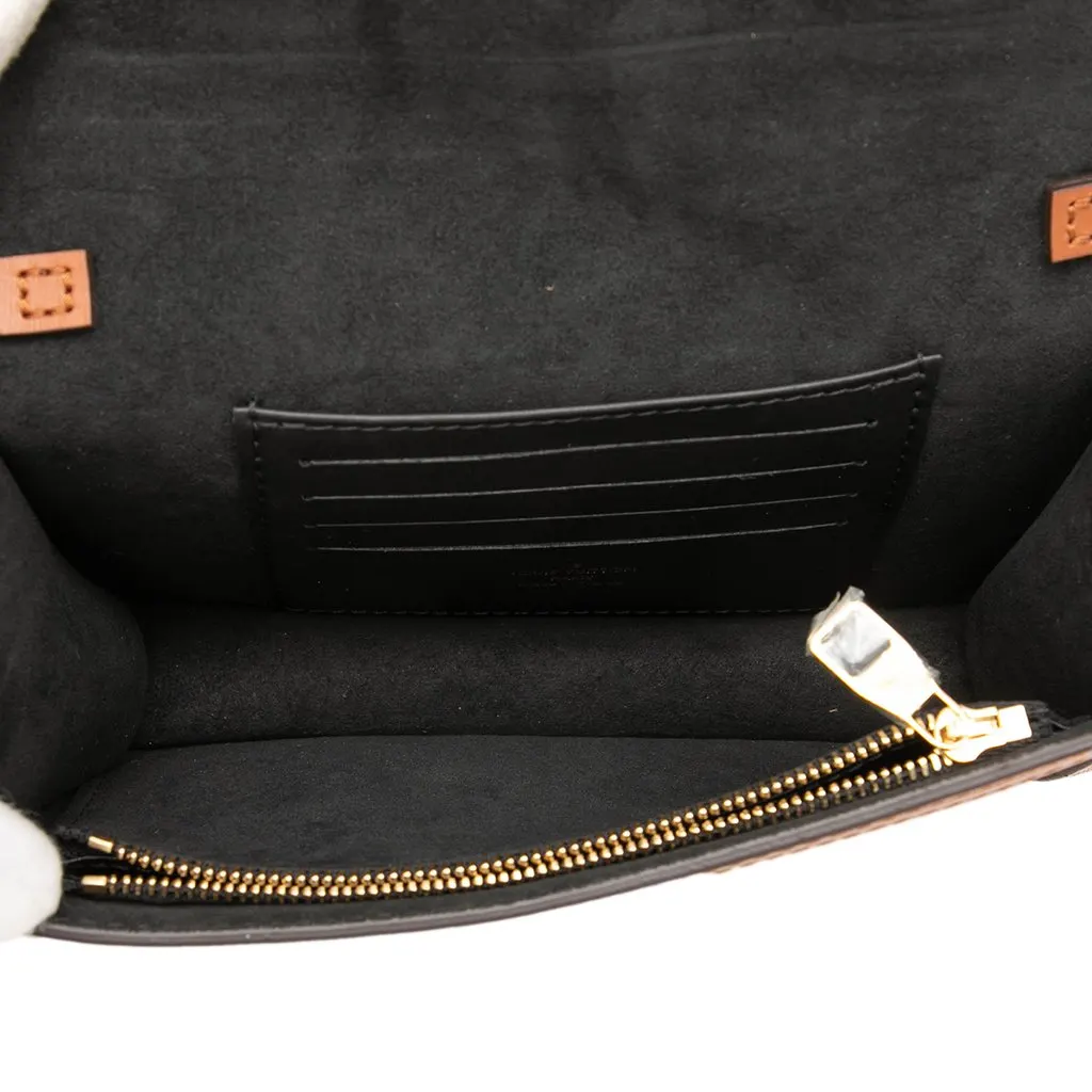 Louis Vuitton Monogram Reverse Dauphine Wallet on Chain Brown Very good - Model View