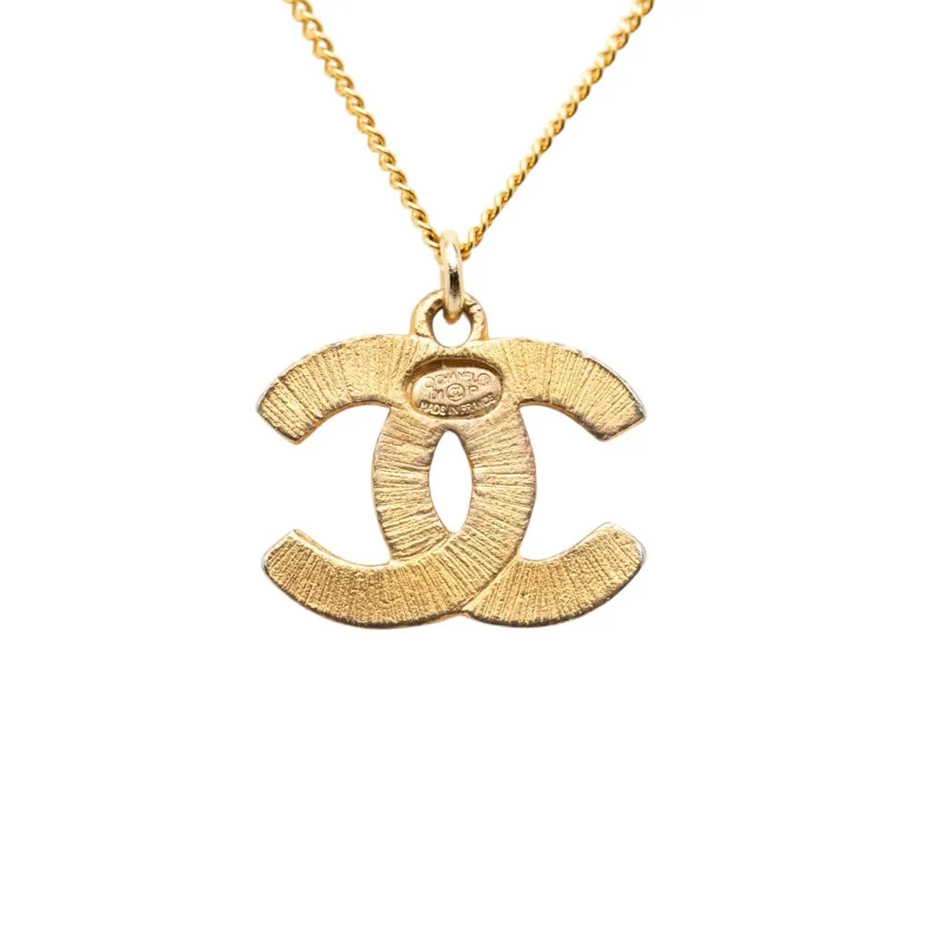 Chanel CC Gold Plated Strass Pendant Necklace Gold Metal Very good - Model View
