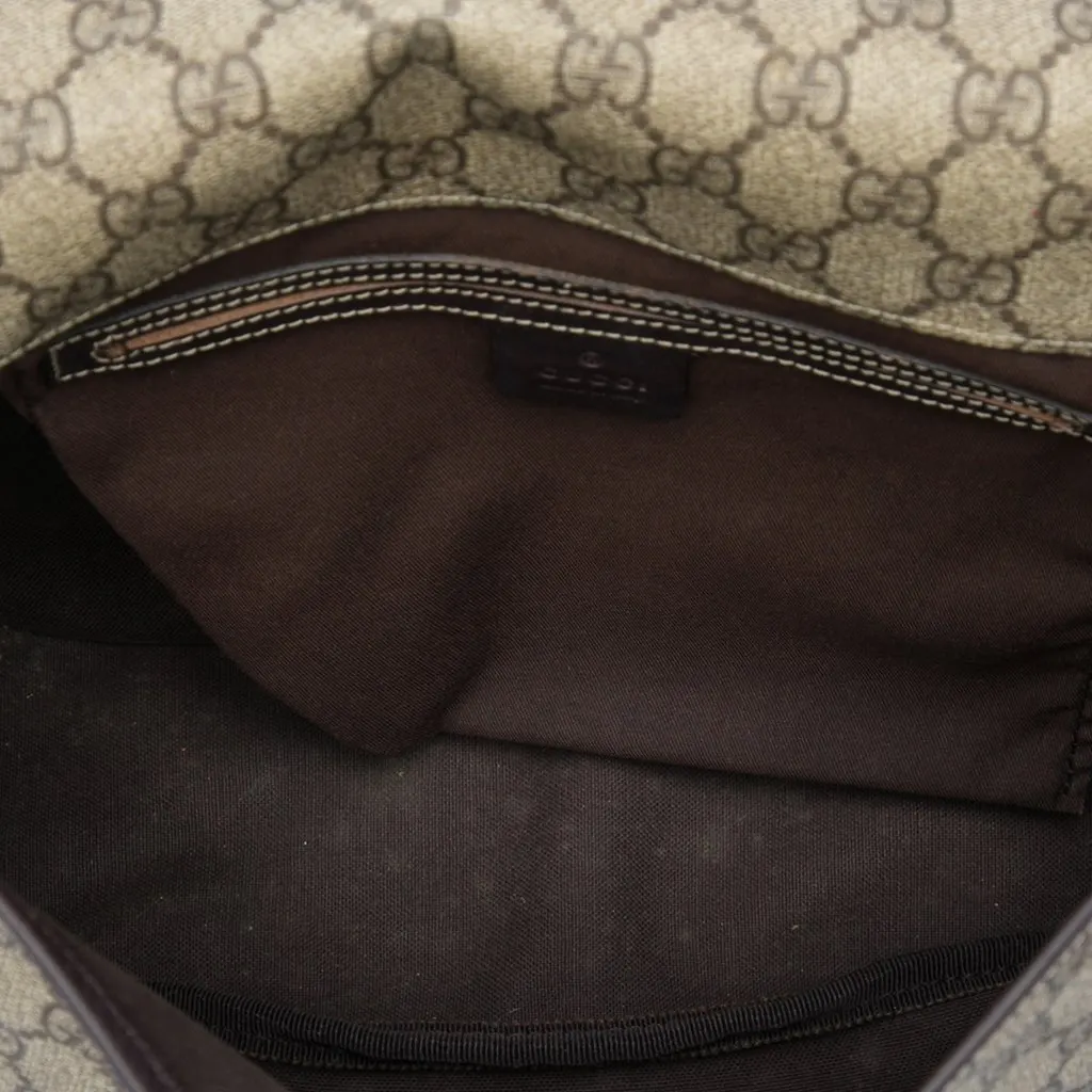 Gucci GG Supreme Crossbody Beige Canvas Good - Model View