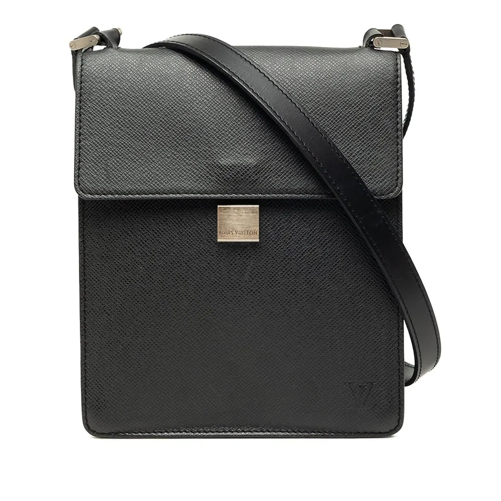 Louis Vuitton Taiga Pochette Kurgan Black Leather Very good - Front View