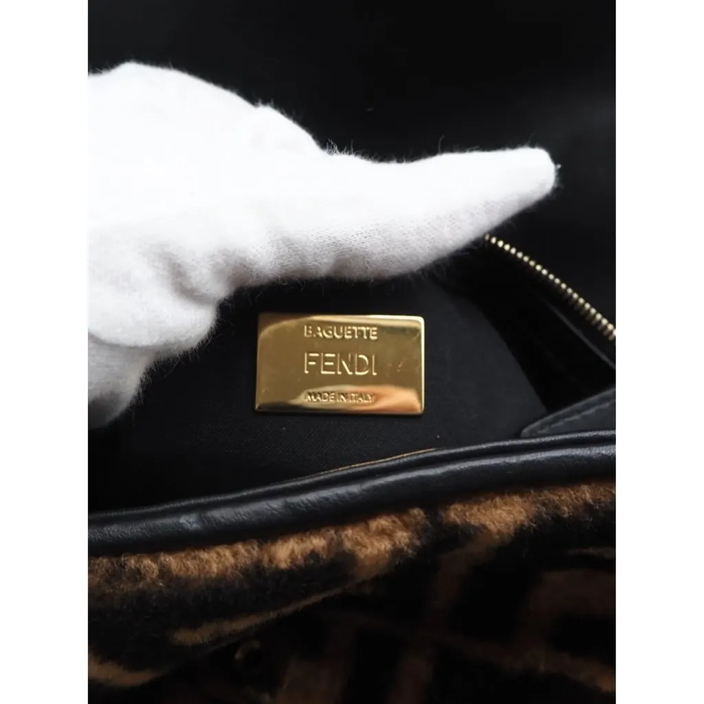 Fendi Medium Zucca Shearling Baguette Satchel Brown Fur Very good - Inside View