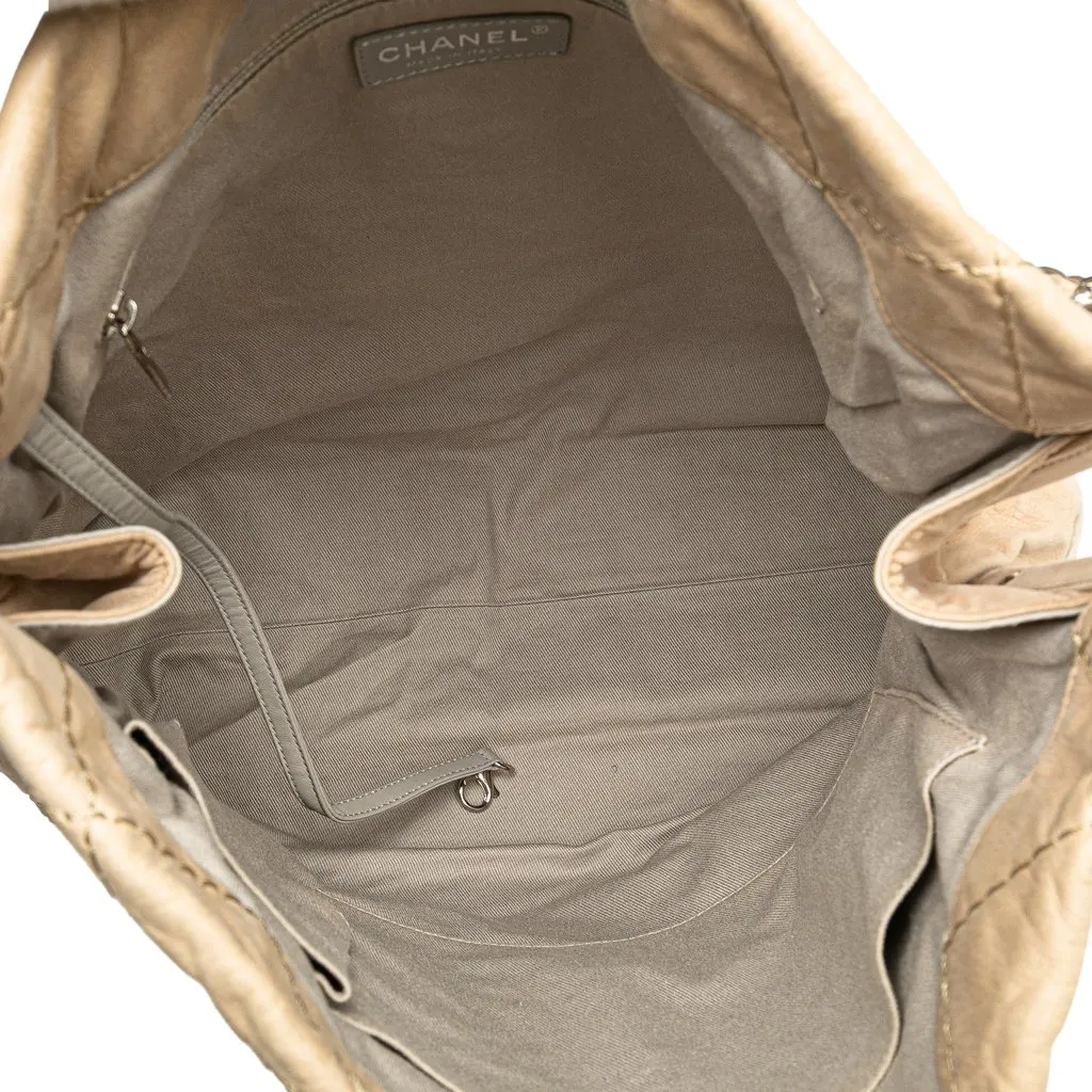 Chanel Iridescent Calfskin Sea Hit Tote Beige Leather Very good - Model View