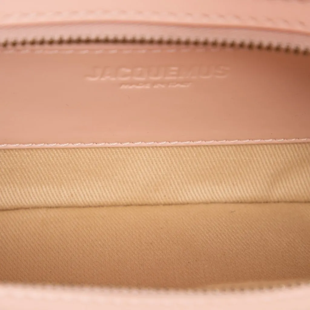 Jacquemus Smooth Calfskin Le Bisou Shoulder Bag Pink Leather Very good - Model View