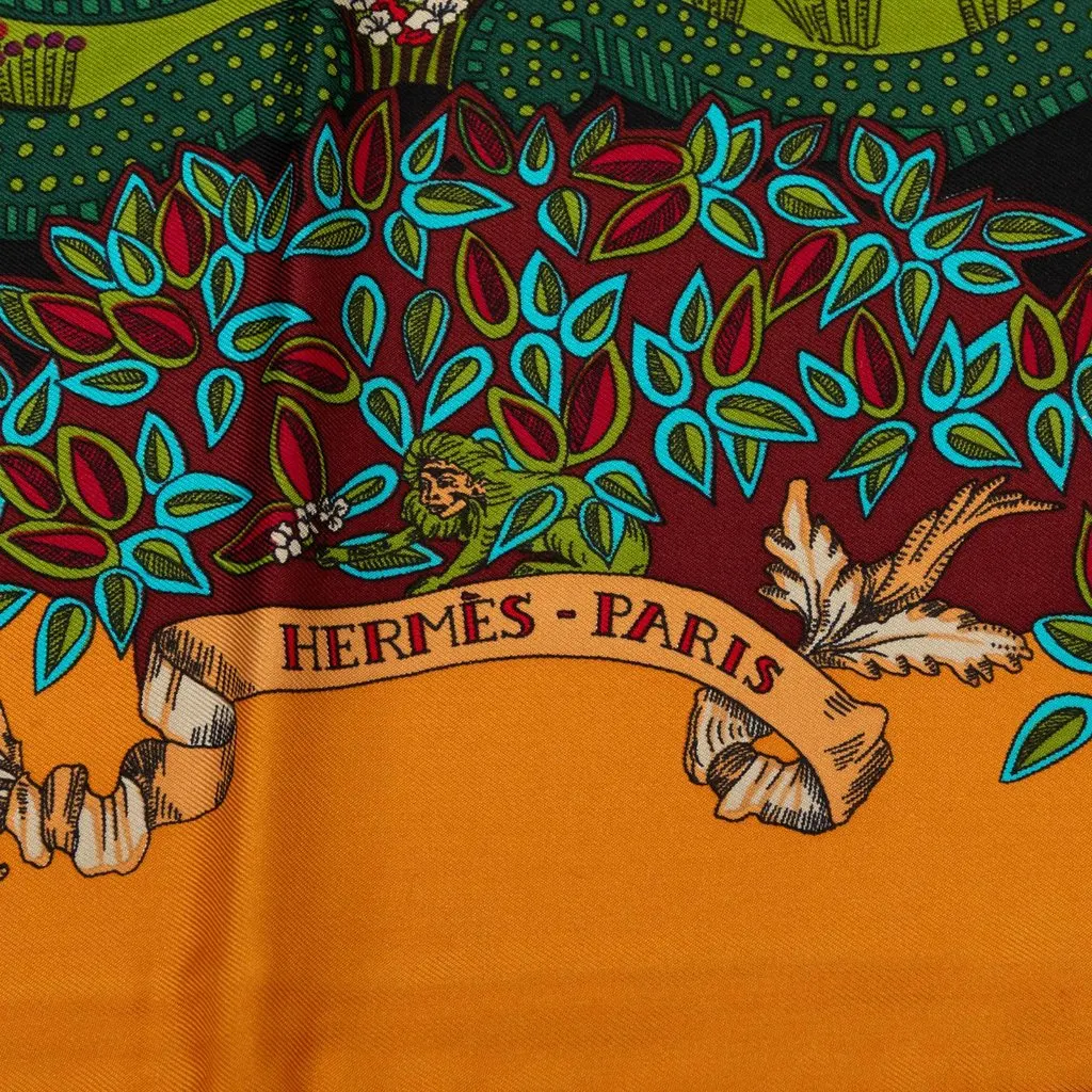 Hermès Le Paradis du Roy Silk Scarf 90 Orange Very good - Model View