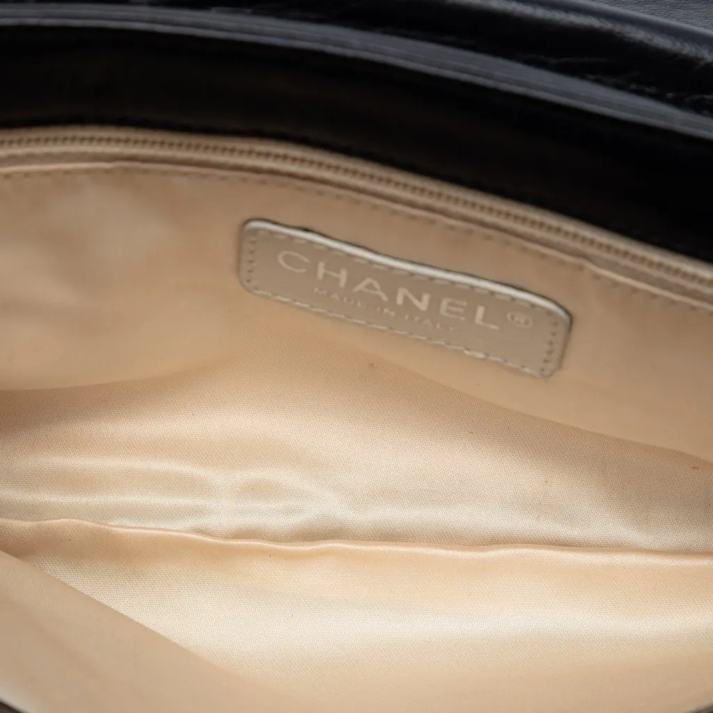 Chanel Quilted Lambskin Reissue East West Flap Black Leather Very good - Model View