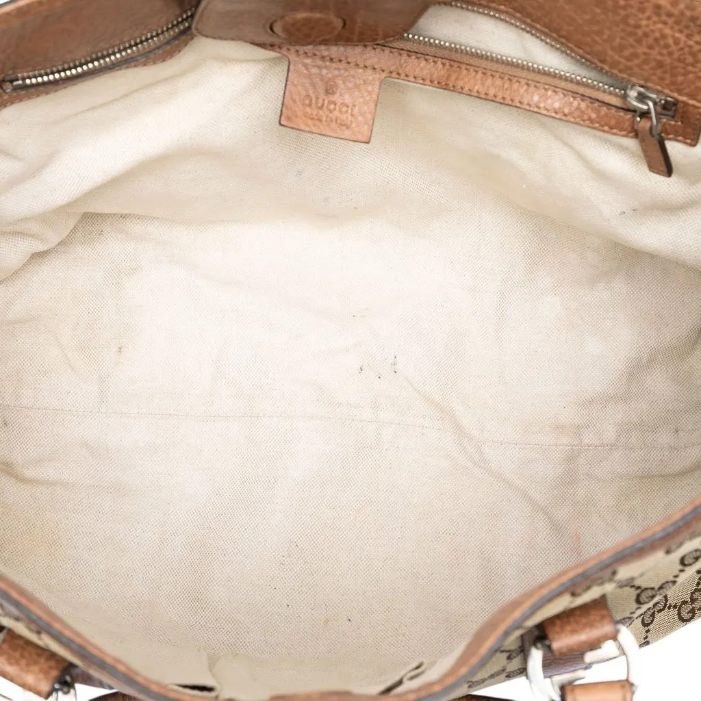 Gucci GG Canvas Miss GG Tote Beige Very good - Model View