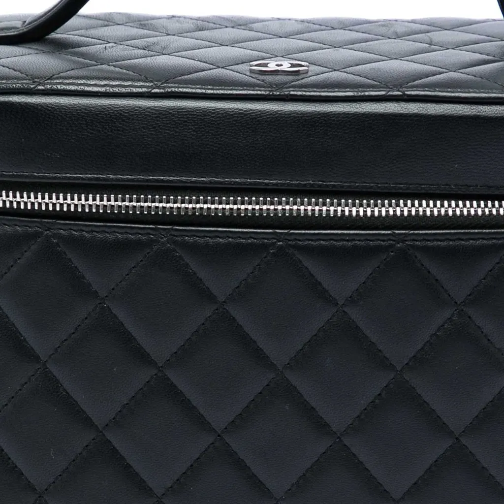 Chanel CC Quilted Lambskin Vanity Bag Black Leather Very good - Box View