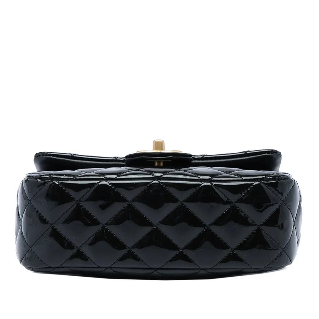 Chanel Mini Square Classic Patent Enamel Coco Hearts Single Flap Black Leather Very good - Inside View