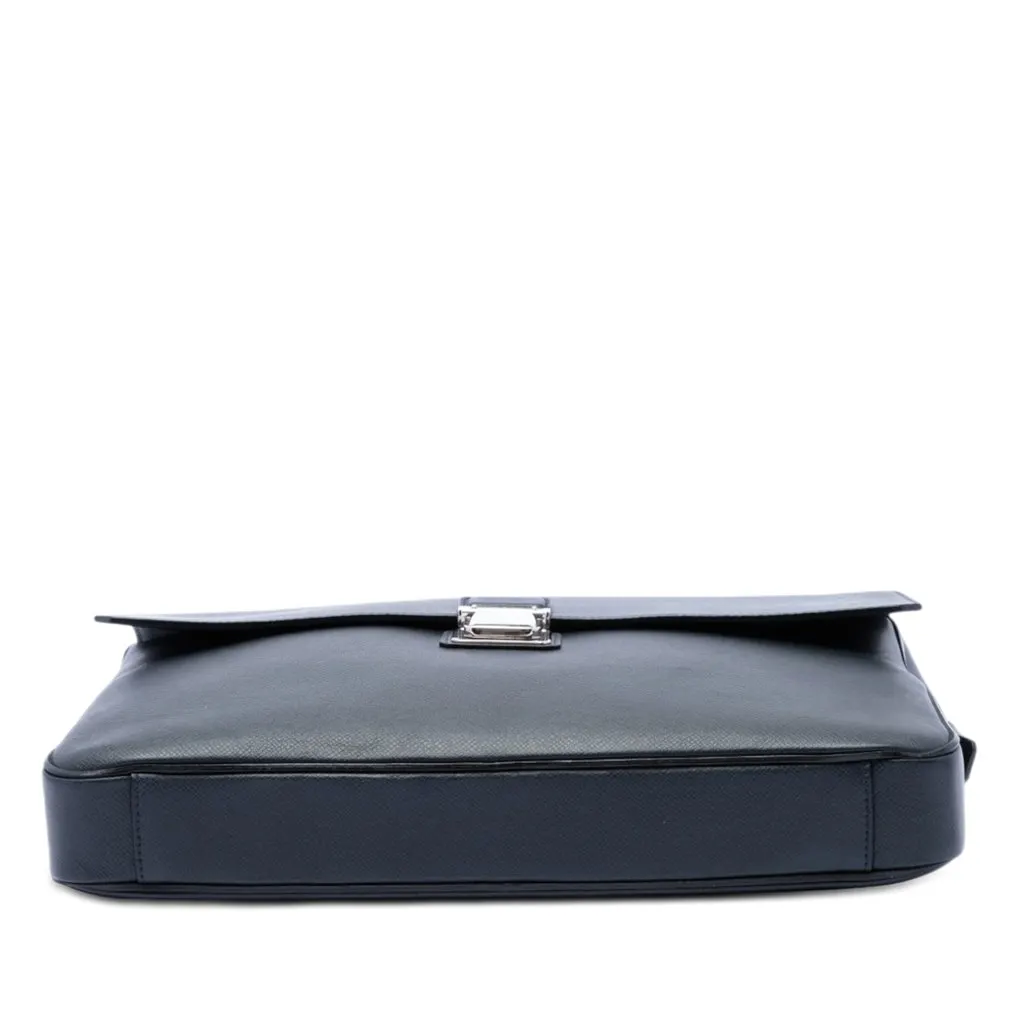 Louis Vuitton Taiga Vassili PM Blue Leather Very good - Inside View