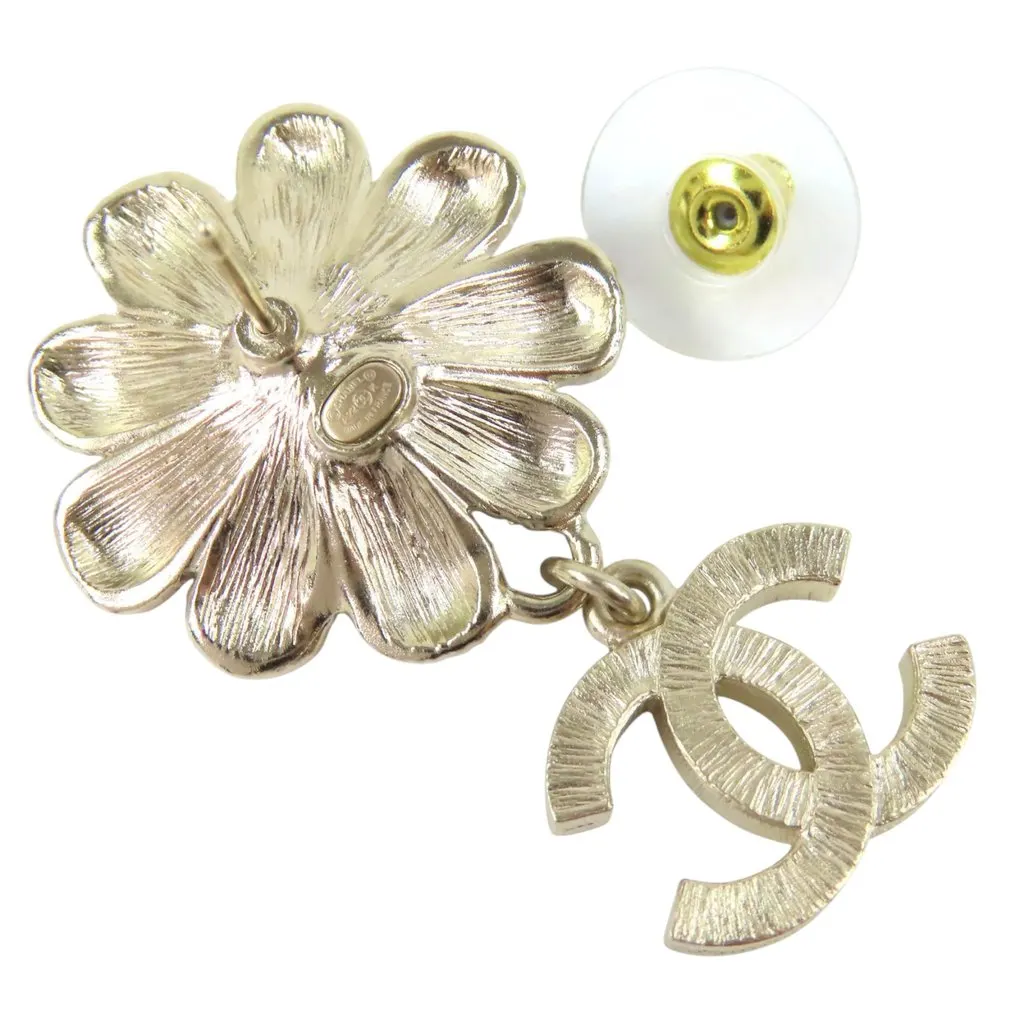 Chanel CC Gold Plated Strass Enamel Faux Pearl Flower Drop Push Back Earrings Gold Metal Very good - Model View