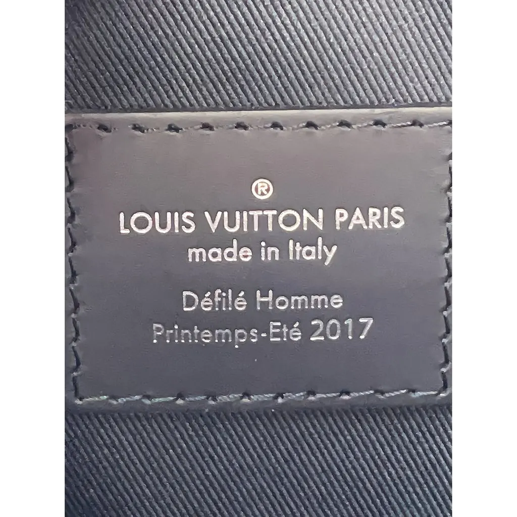 Louis Vuitton Chapman Brothers Monogram Savane Messenger PM Blue Canvas Very good - Model View