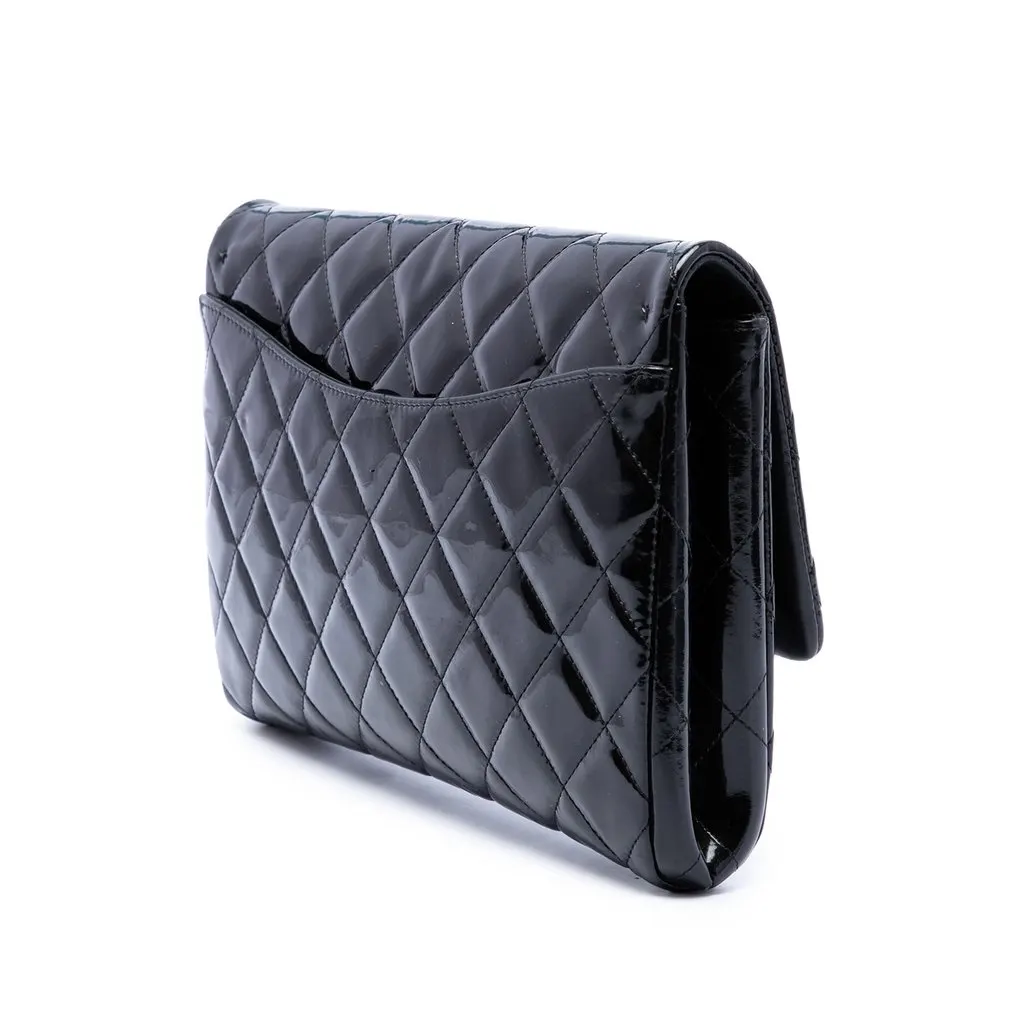 Chanel CC Quilted Patent Flap Clutch with Chain Black Leather Very good - Back View