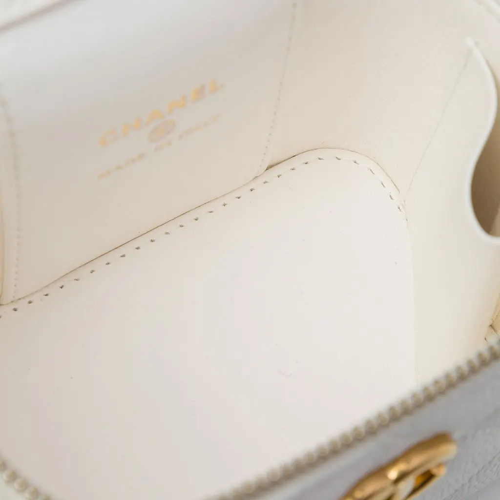 Chanel Mini Quilted Caviar CC Sweetheart Vanity Case with Chain White Leather Very good - Model View