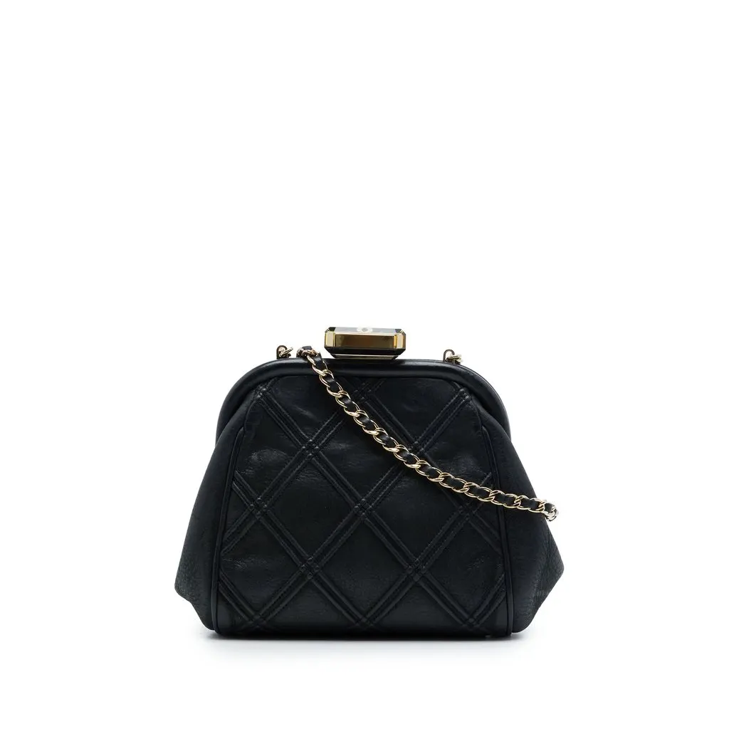 Chanel CC Quilted Lambskin Double Stitch Kiss Lock Clutch with Chain Black Leather Very good - Front View