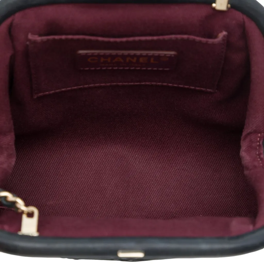 Chanel CC Quilted Lambskin Double Stitch Kiss Lock Clutch with Chain Black Leather Very good - Model View