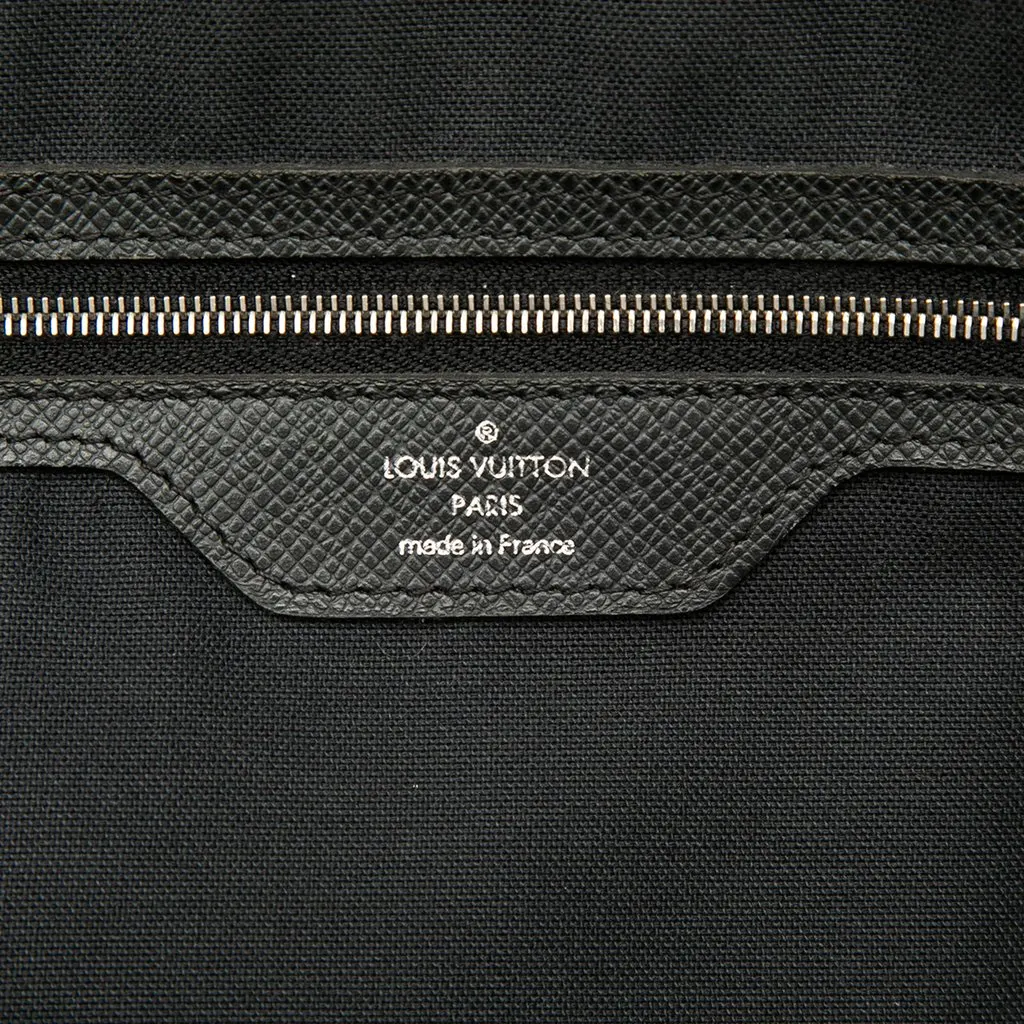Louis Vuitton Taiga Igor Briefcase Black Leather Good - Box View