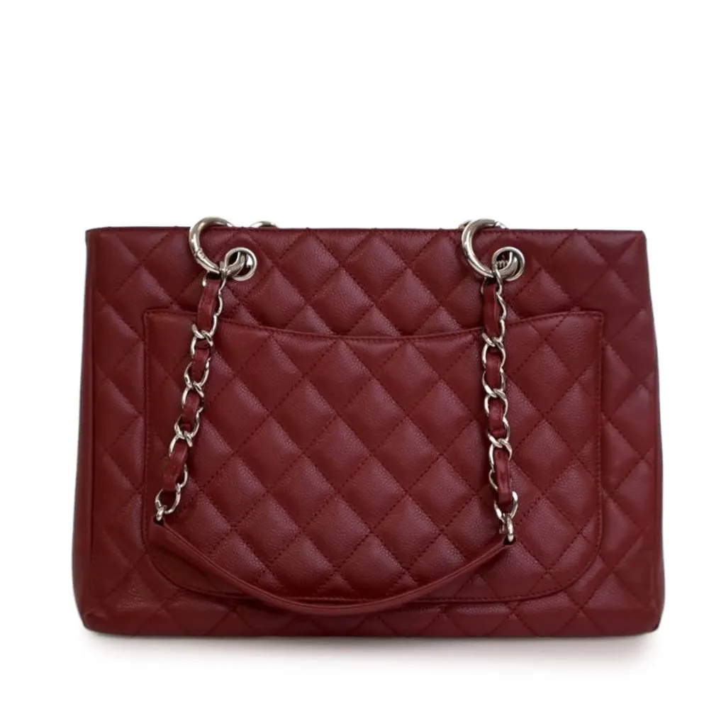 Chanel Caviar Grand Shopping Tote Red Leather Very good - Model View