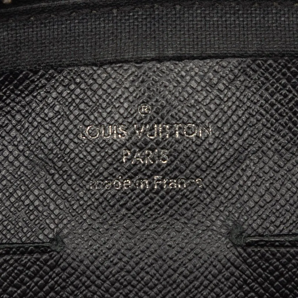 Louis Vuitton Taiga Neo Pavel Clutch Black Leather Very good - Box View