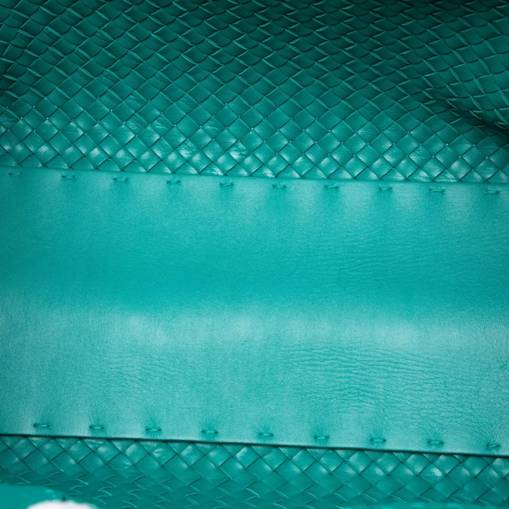 Bottega Veneta Medium Nappa Intrecciato Cabat Tote Blue Leather Very good - Model View