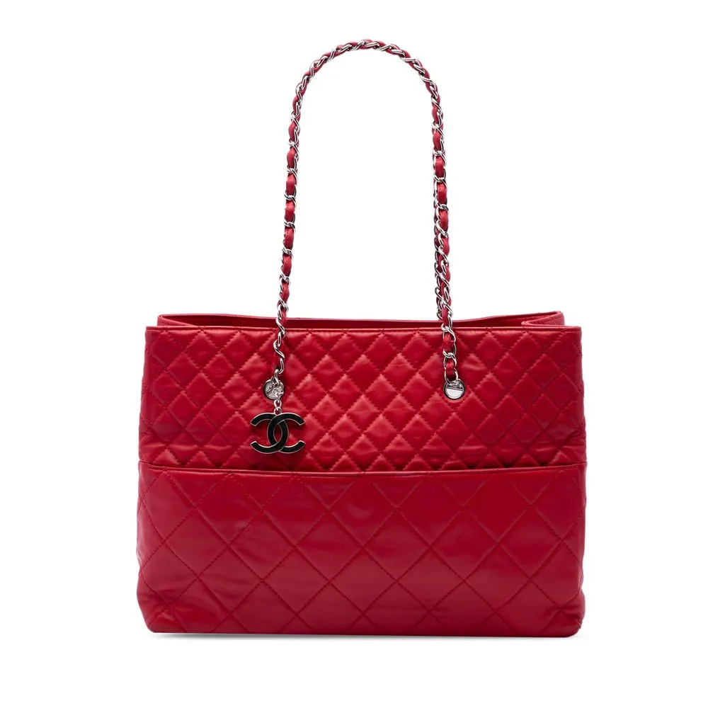 Chanel Large Quilted Calfskin In The Business Tote Red Leather Very good - Front View