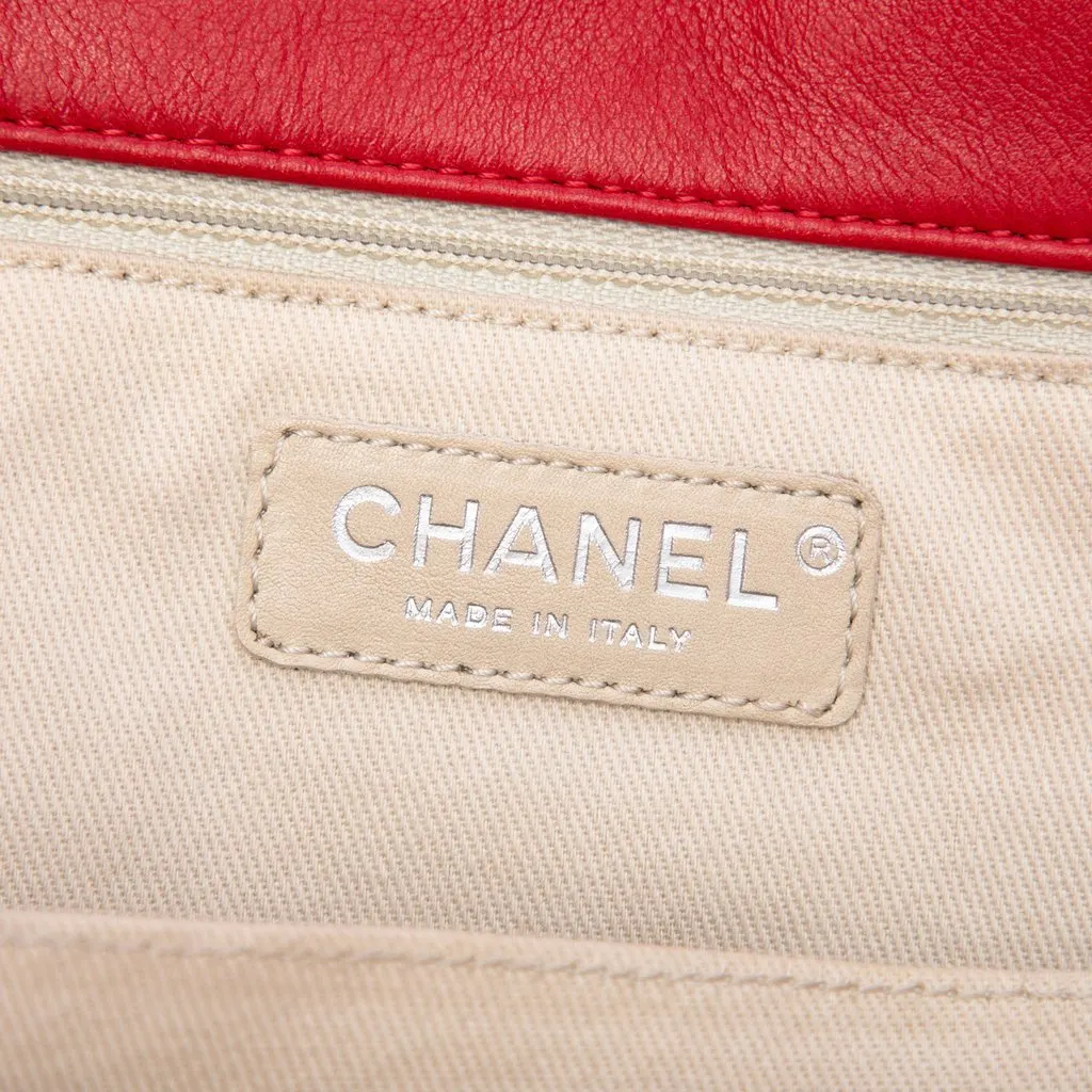Chanel Large Quilted Calfskin In The Business Tote Red Leather Very good - Box View