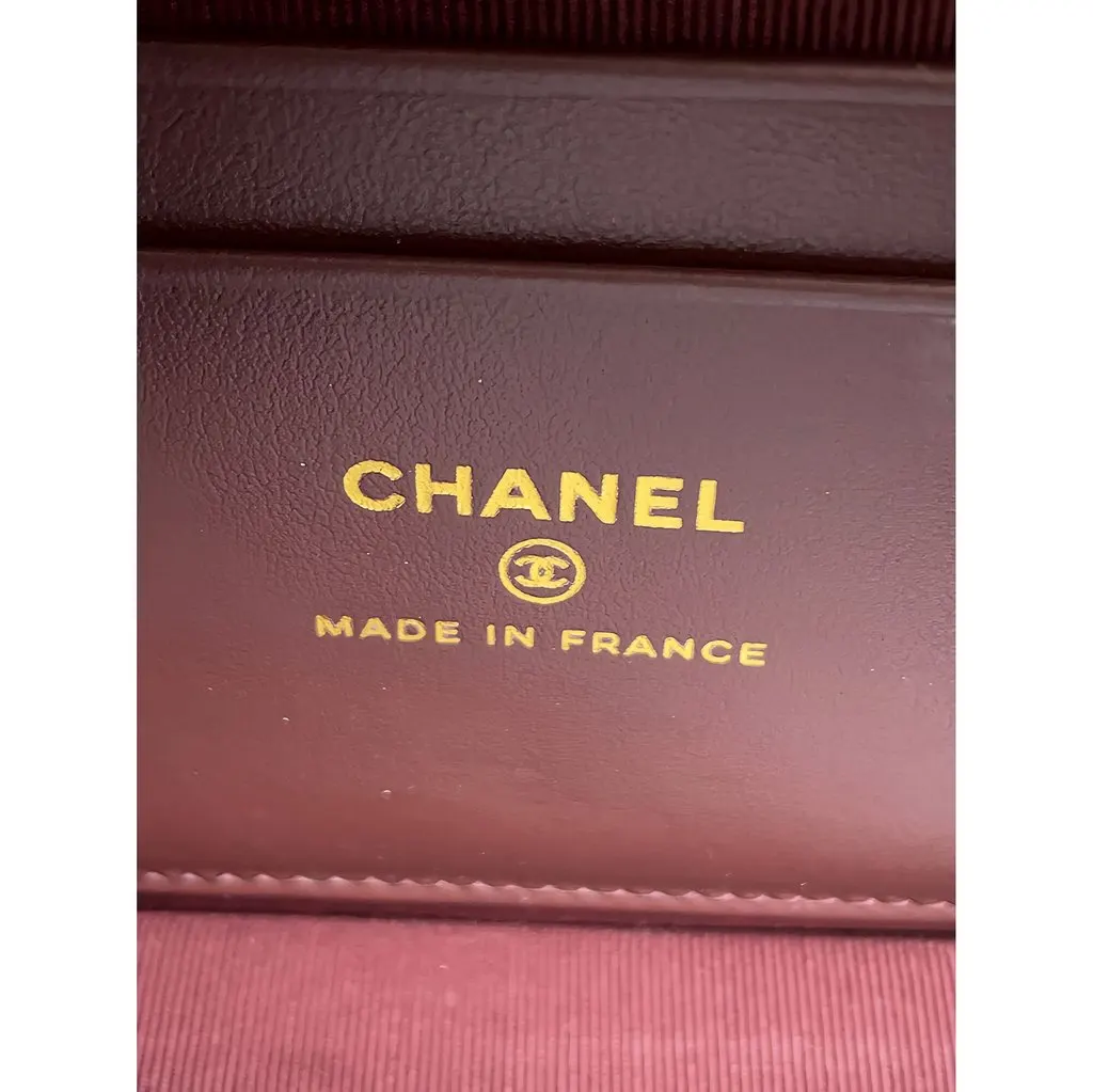 Chanel Mini CC Quilted Caviar Slim Vanity Case with Chain Black Leather Never worn - Box View