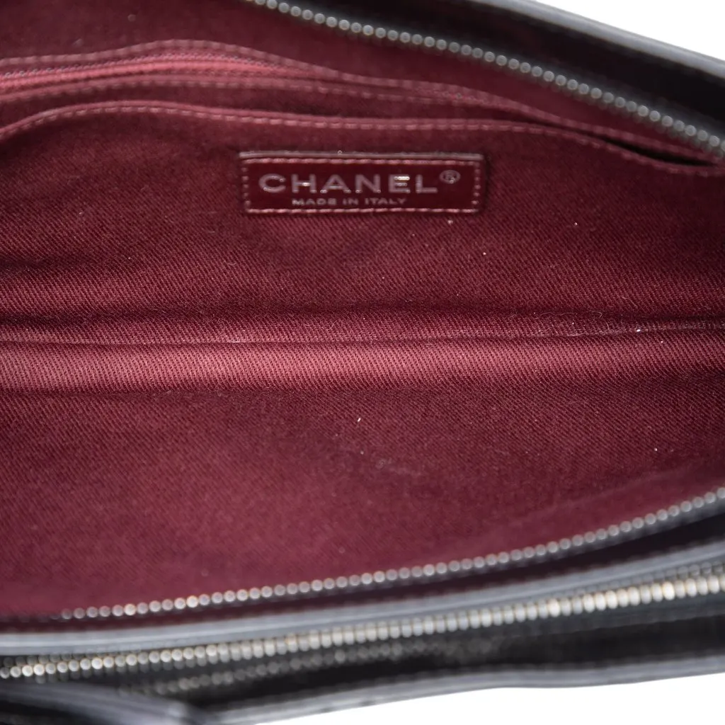Chanel Quilted Glazed Calfskin Coco Pleats Chain Clutch Black Leather Very good - Model View