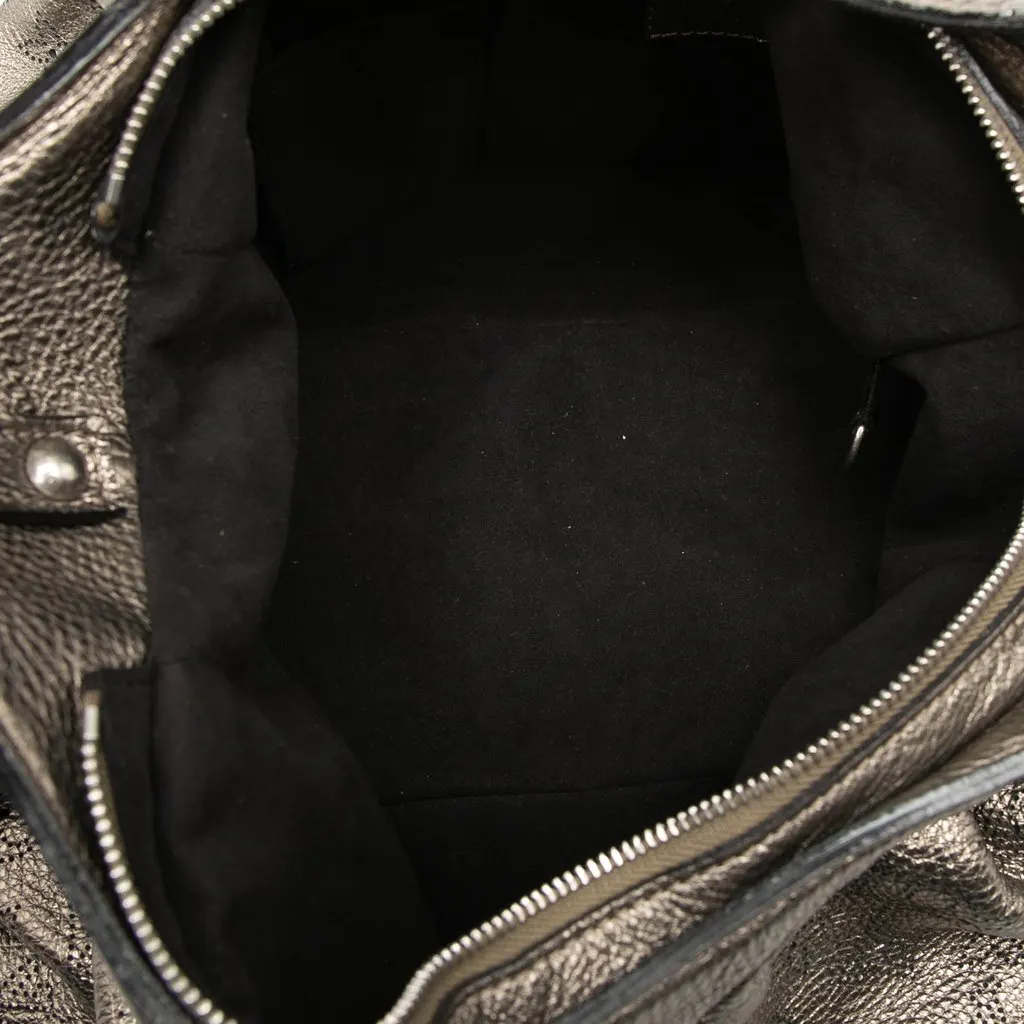 Louis Vuitton Monogram Mahina XS Silver Leather Very good - Model View